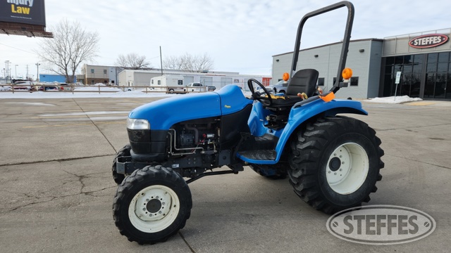 2011 New Holland T1530